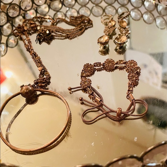 Jewelry sets from $15-25. - Picture 7 of 11